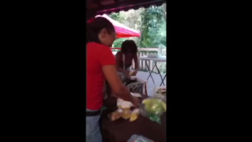 Miniature de la vidéo: KBM Marché de pâques Madinina 040426